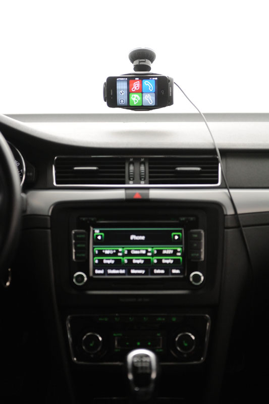 Dension IPH1CR0, iPhone dokk