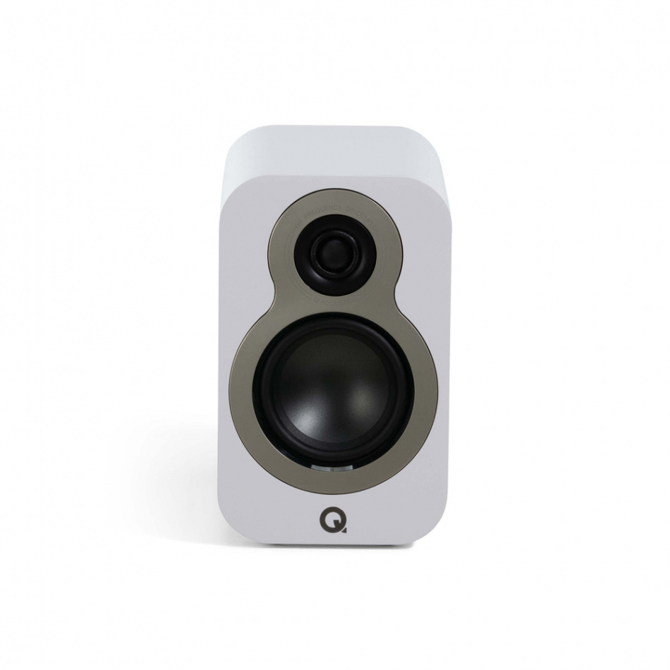 Q Acoustics 3010c stativhøyttaler, matt hvit
