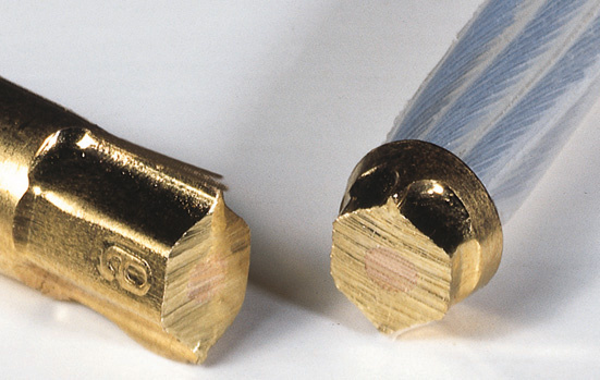 Qed Airloc Banan 4mm 1Rød 1Svart