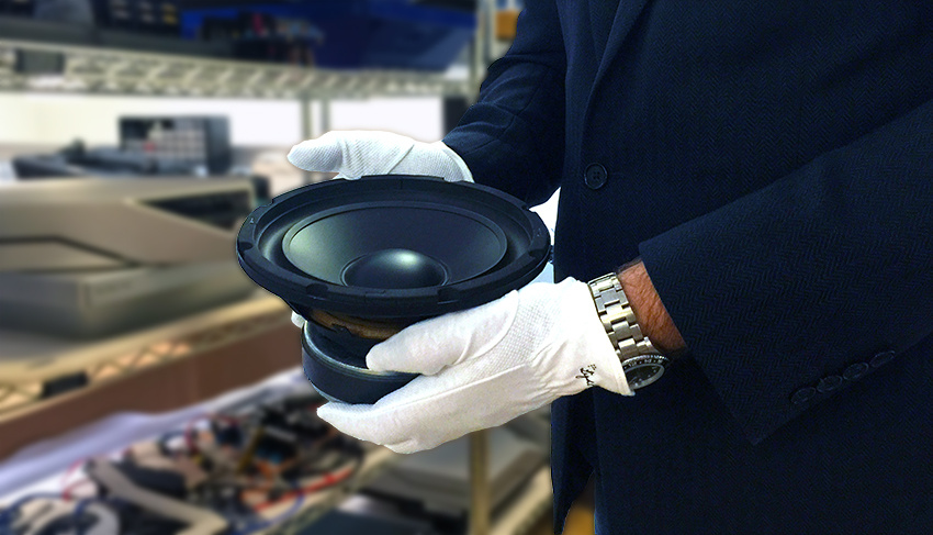 Light Harmonics store høyttalerpakke for Tesla Model S