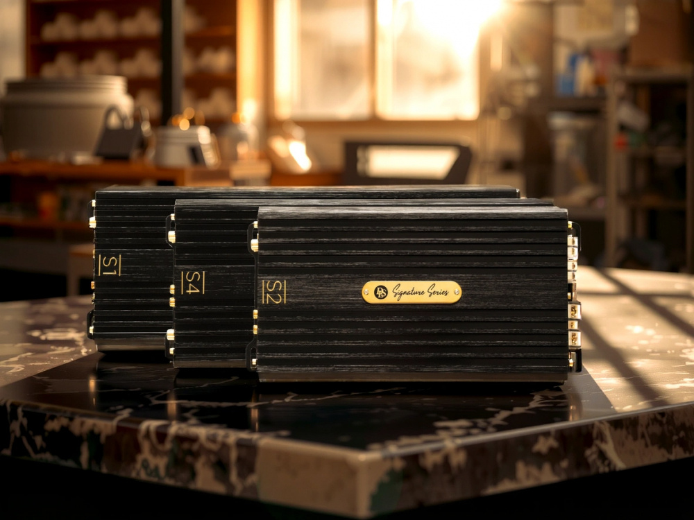 DLS Signature S2, vellydende tokanals forsterker