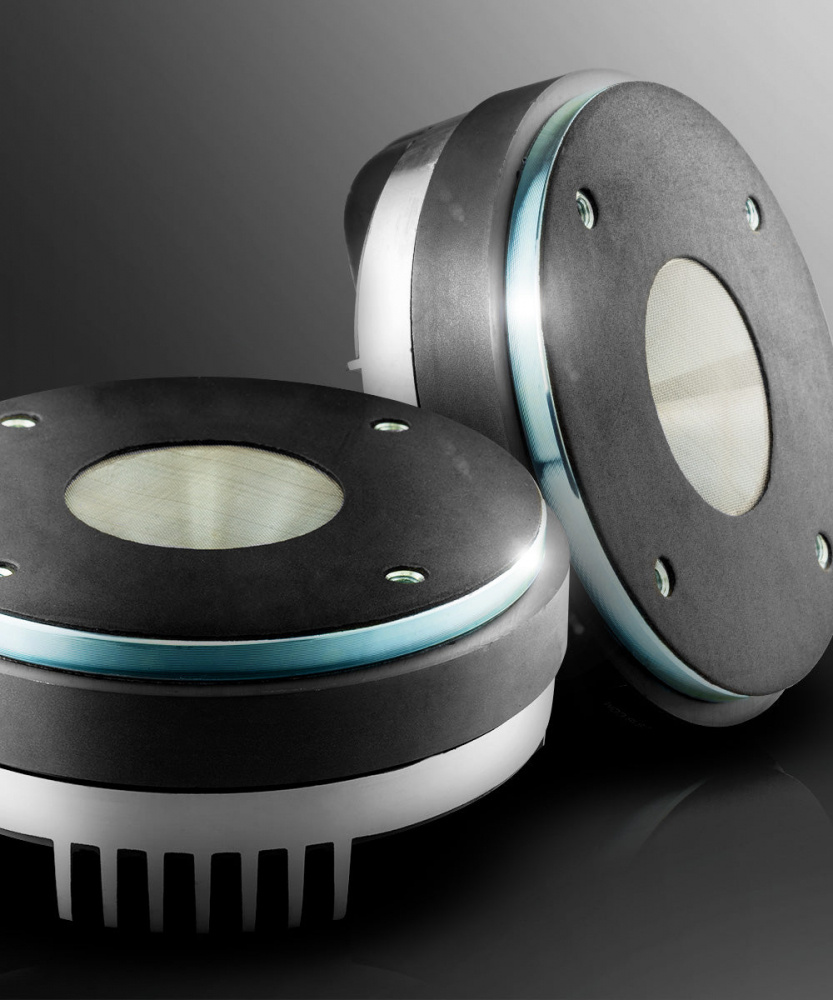 DS18 PRO-D1F, tung 2-tommers driver med fenolmembran