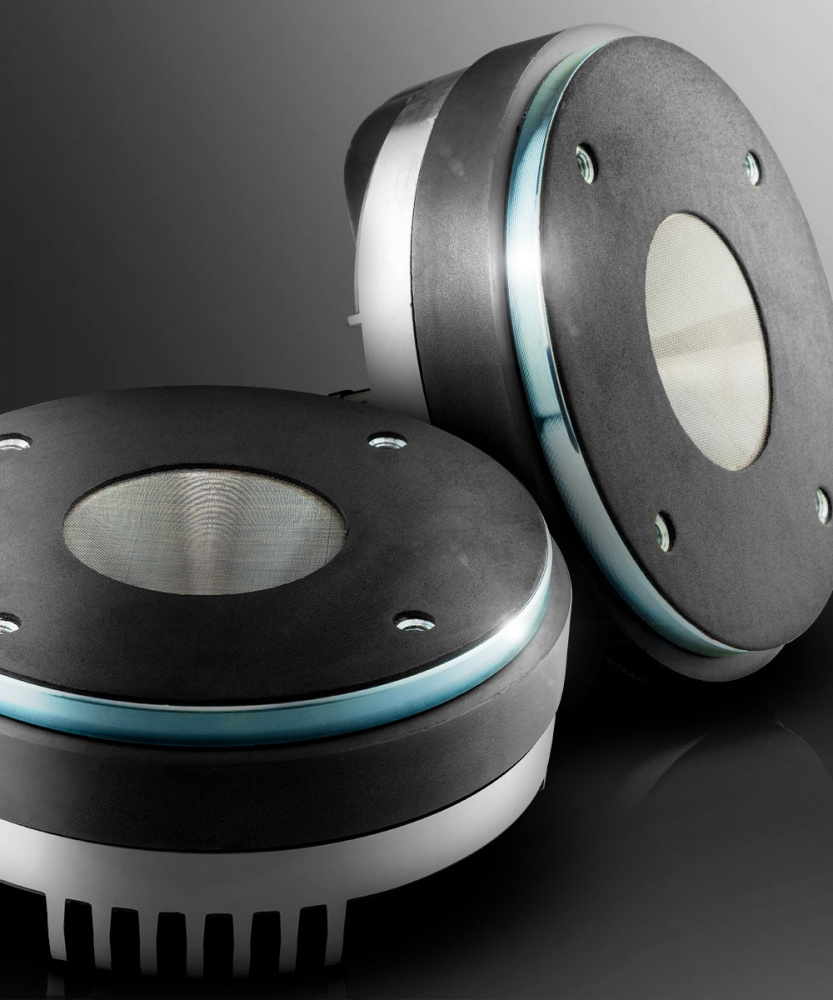 DS18 PRO-D1, tung 2-tommers driver med titanmembran