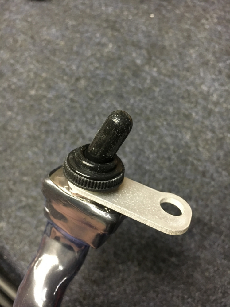 Feste til strømbryter ex-styrekrone enduro