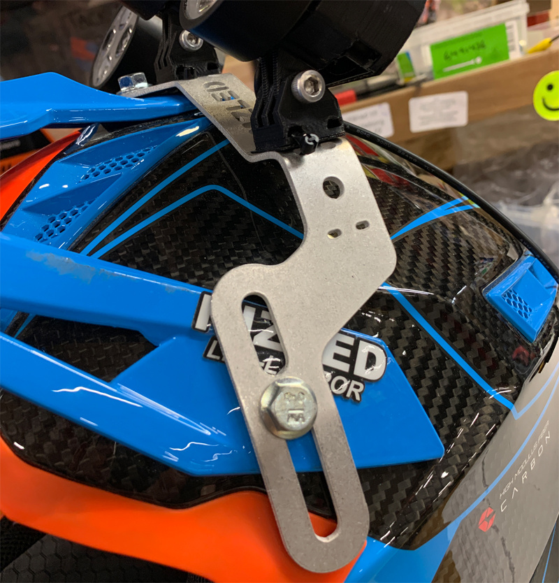 Hjelmfeste for 1, 2 eller 3 stk. E40F lamper