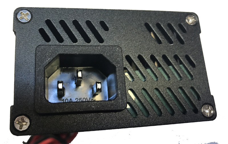 Li-ion laddare 8amp 11,1/12,6V till batteriet för (E30D/E60D lampan)