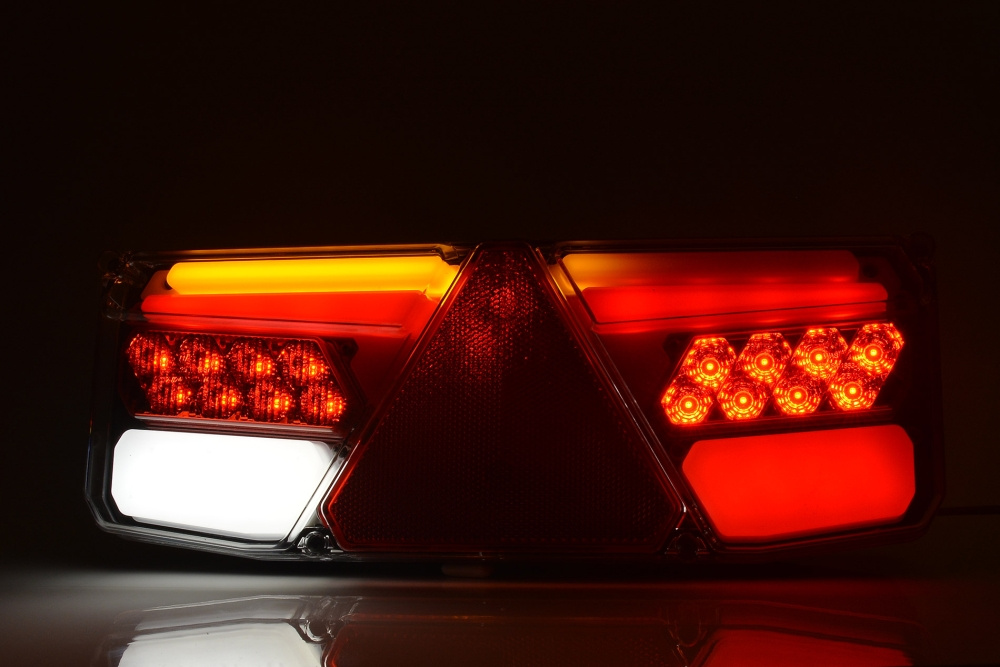 Strands Baklykt Høyre Heng,12-24V Dc, 5 Funk. Ip56. E-Godkjent