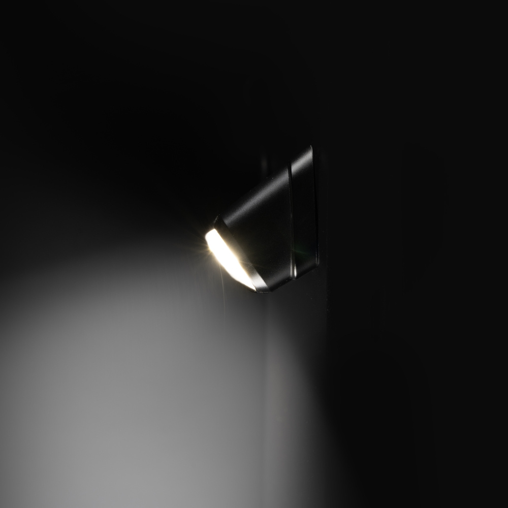 Strands NUUK E-Line Scene Light 80W