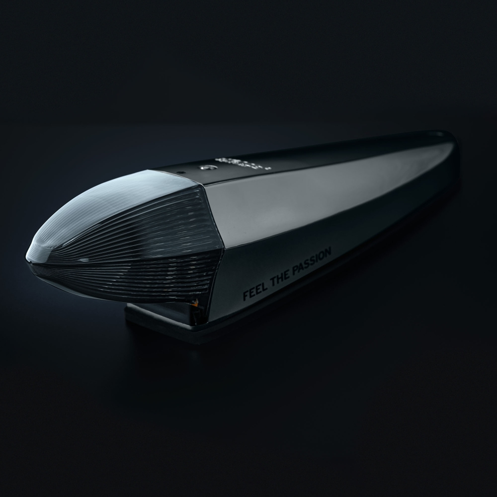 Strands Ize LED svart kule torpedo lampe