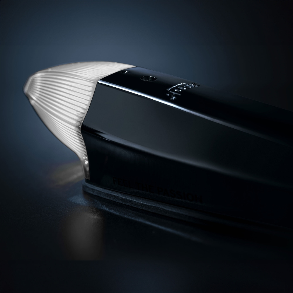 Strands Ize LED svart kule torpedo lampe