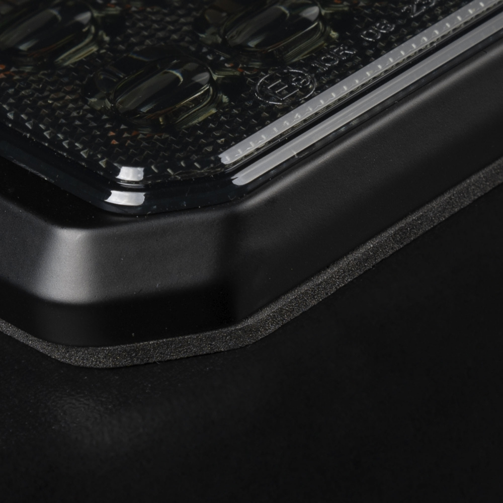 Strands Dark Knight Duo Riktat Blixtlys 12LED