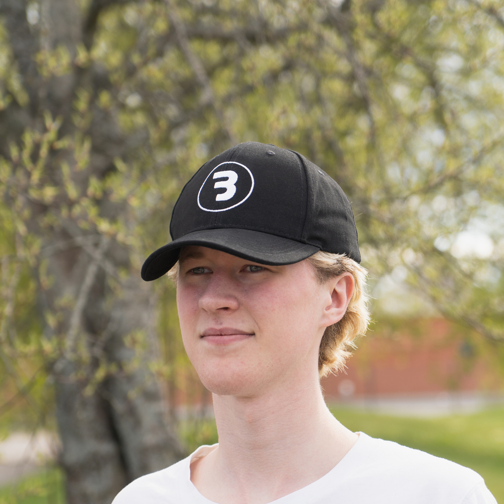 Svart og hvit Bass Habit-caps