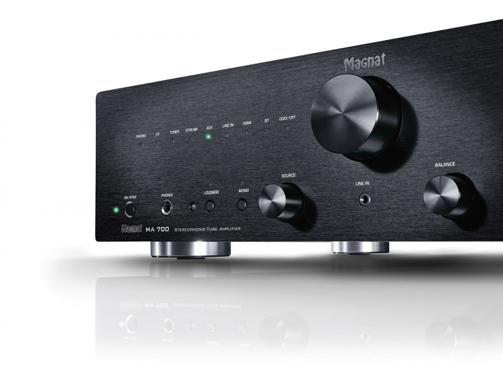 Magnat MA700 stereoforsterker med HDMI, Bluetooth & RIAA, svart