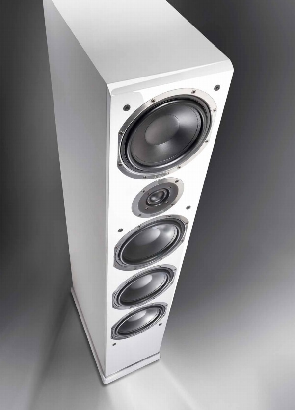 MAGNAT SHADOW 209, HVIT MED PIANOLAKKET FRONT