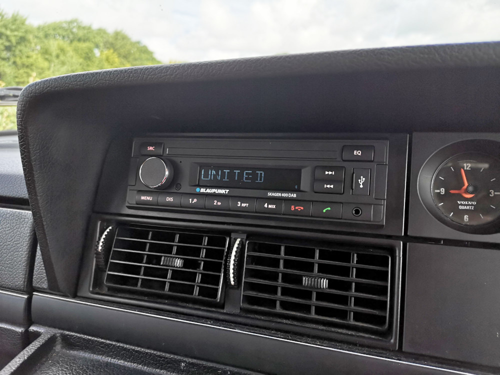 Retro-bilradiokit til Volvo 240/740 1975–1993, Blaupunkt Skagen 400 DAB