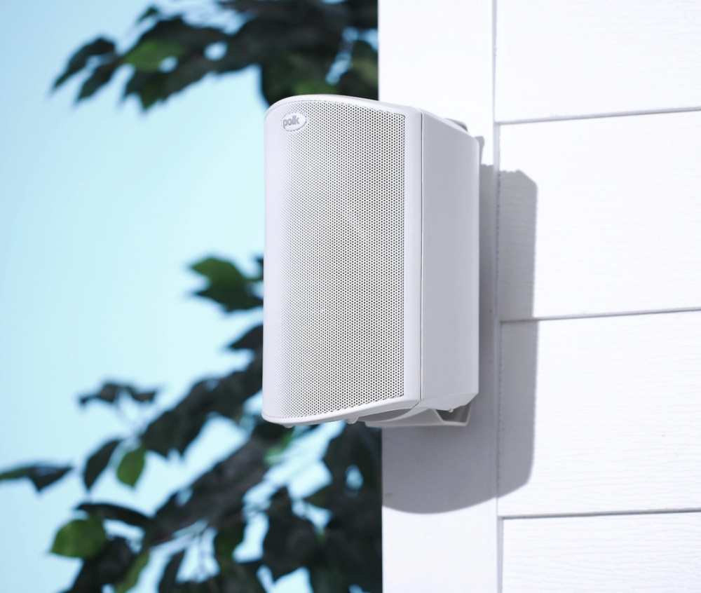 System One A50BT & Polk Audio Atrium 4 Hvite Utendørshøyttalere Stereo-pakke