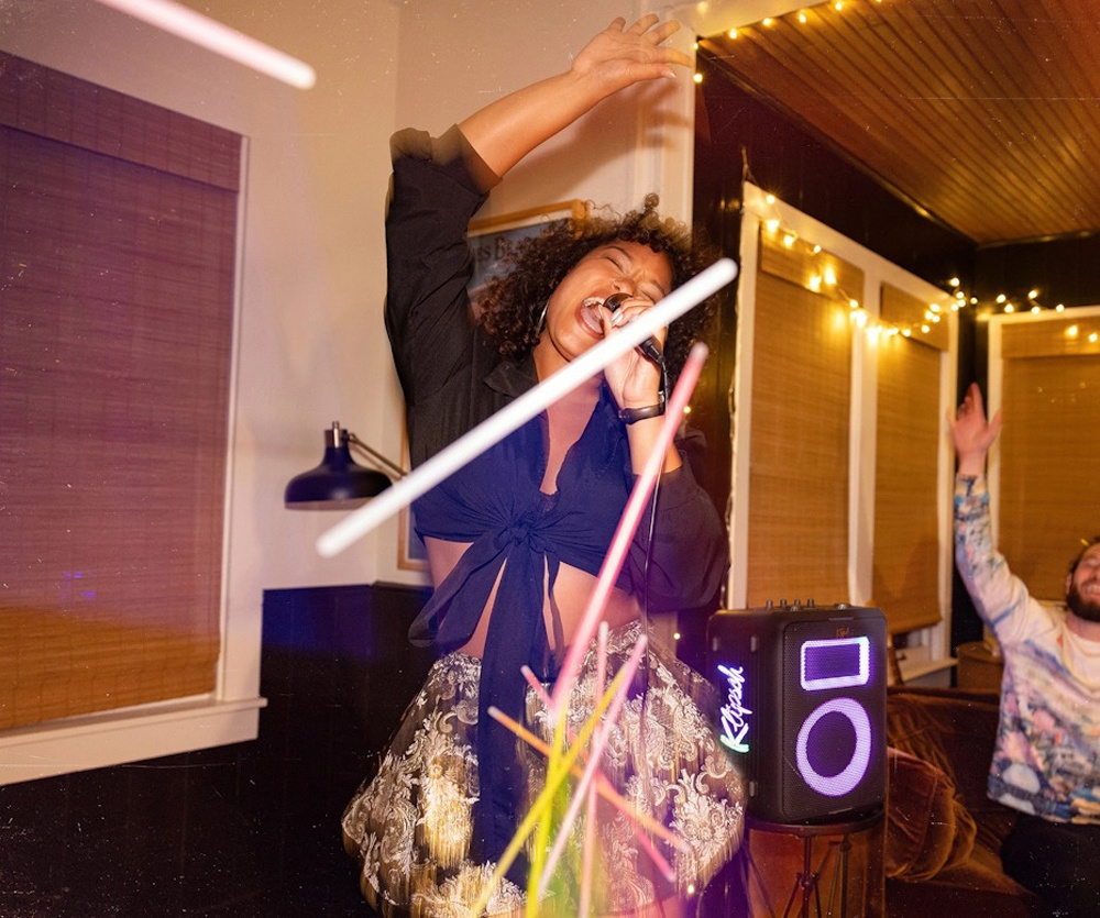 2-pakk Klipsch Vegas, festhøyttalere med Bluetooth & mikrofon